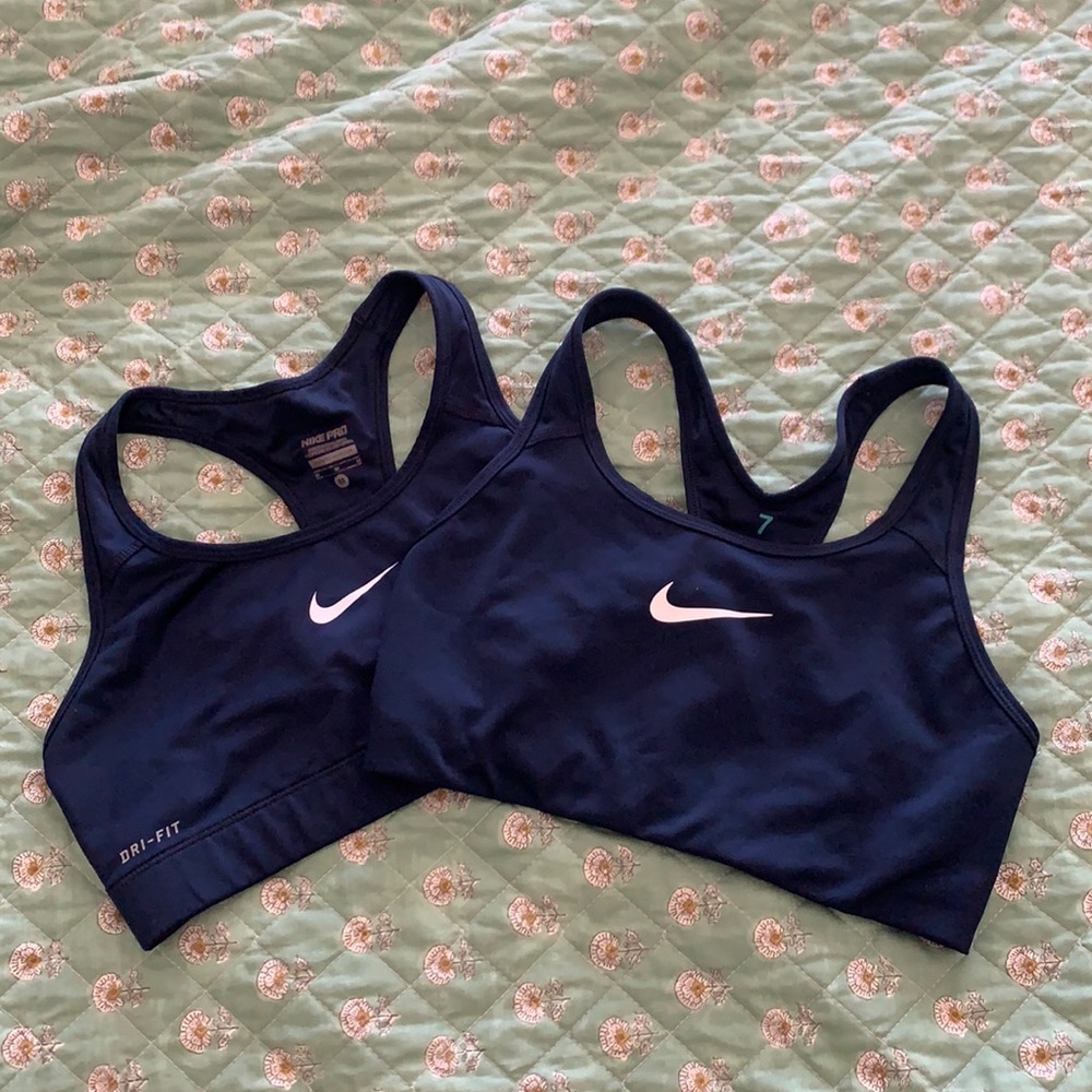 Nike sports bra bundle